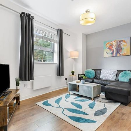 Spacious 1 Bedroom Apartment In Central Woking Eksteriør bilde