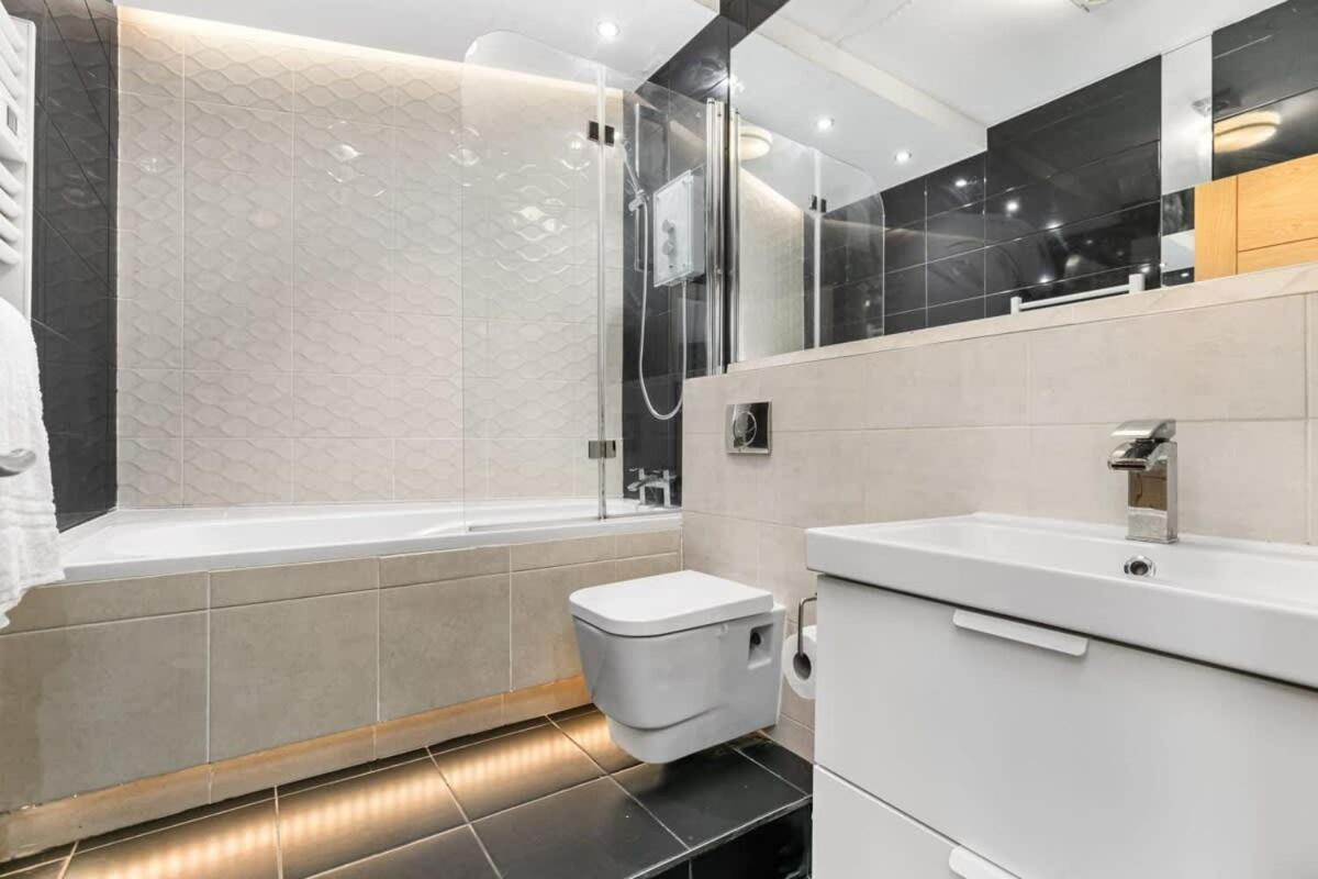 Spacious 1 Bedroom Apartment In Central Woking Eksteriør bilde