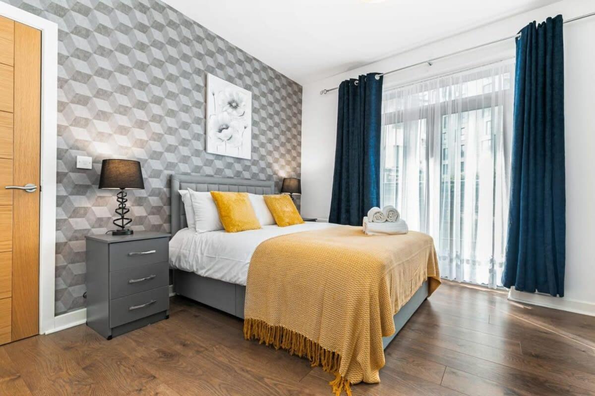 Spacious 1 Bedroom Apartment In Central Woking Eksteriør bilde