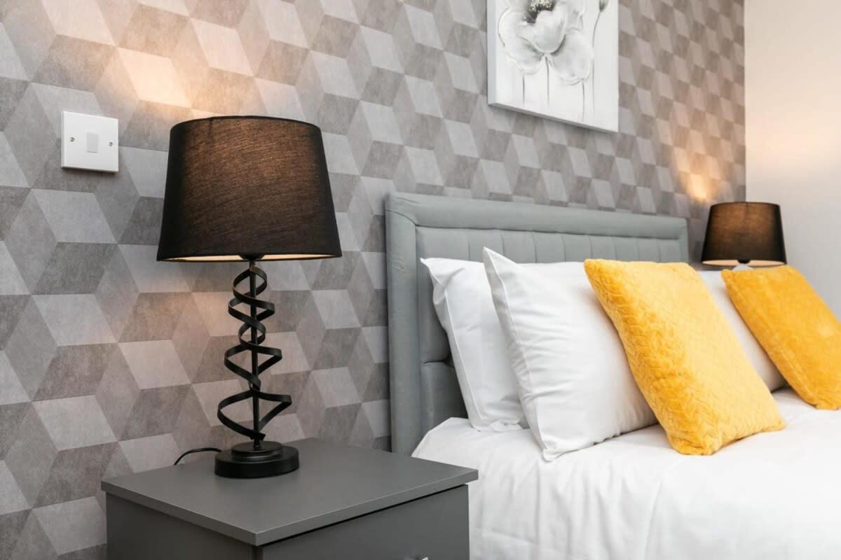 Spacious 1 Bedroom Apartment In Central Woking Eksteriør bilde